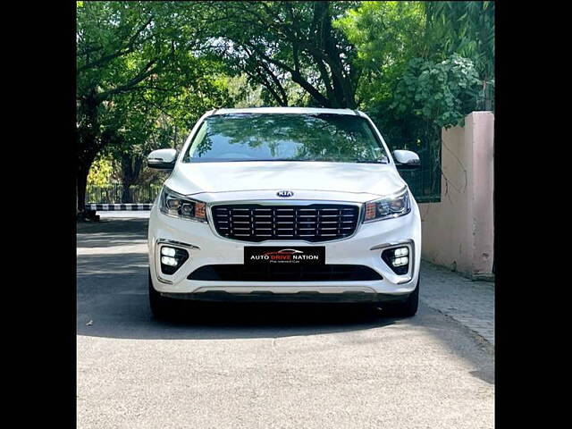 Used 2020 Kia Carnival in Delhi