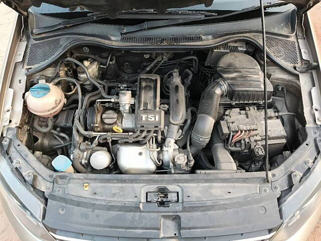 Used Volkswagen Vento [2015-2019] Highline Petrol AT [2015-2016] in Vadodara