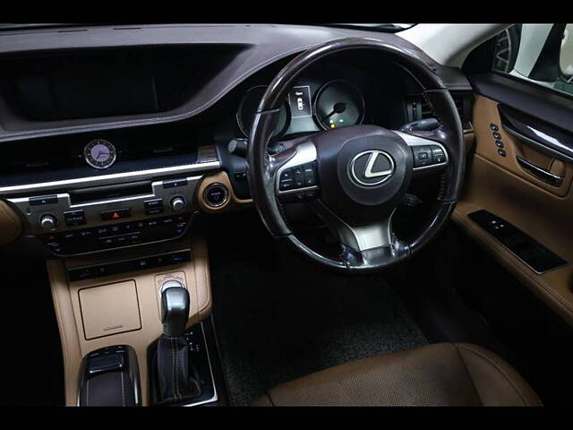 Used Lexus ES [2017-2018] 300h in Chennai