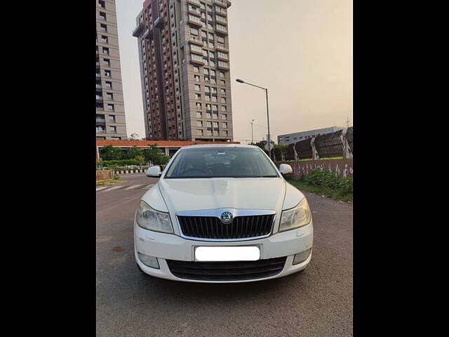 Used 2011 Skoda Laura in Surat