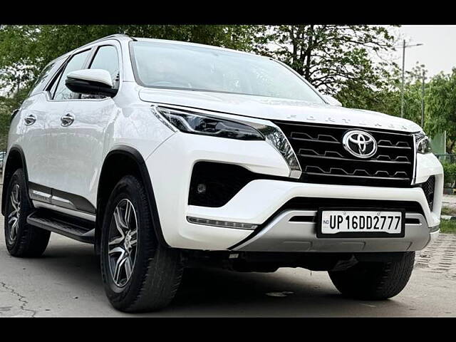 Used Toyota Fortuner 4X2 AT 2.8 Diesel in Delhi