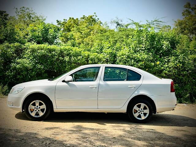 Used Skoda Laura Elegance 2.0 TDI CR MT in Ahmedabad