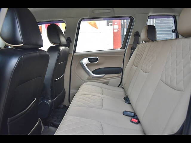 Used Mahindra TUV300 [2015-2019] T10 AMT in Gurgaon