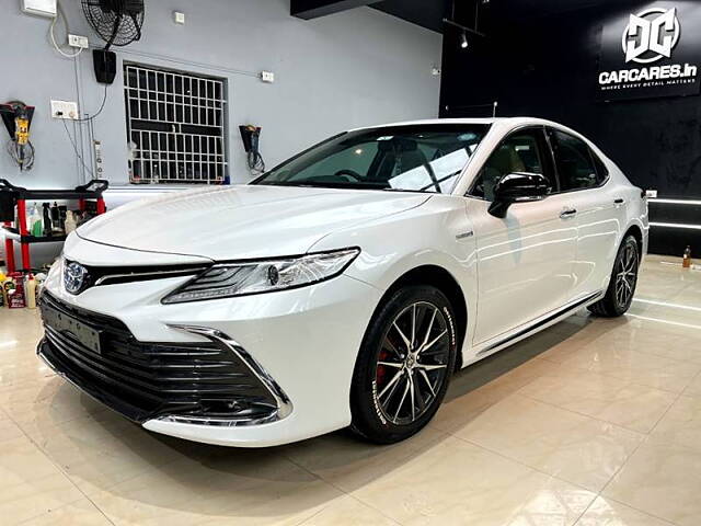 Used Toyota Camry Hybrid in Chennai