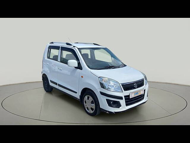 Used 2017 Maruti Suzuki Wagon R in Surat