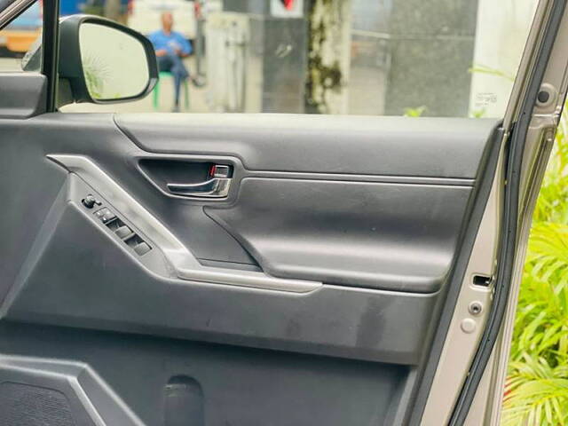 Used Toyota Innova Hycross GX 7 STR in Kolkata