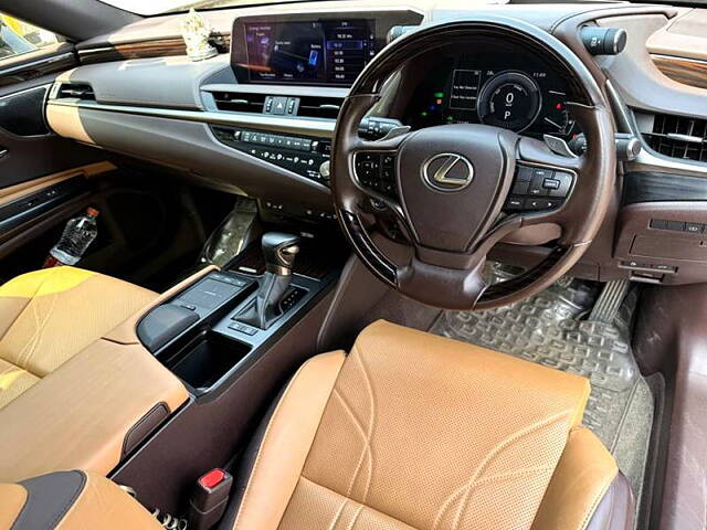 Used Lexus ES 300h Luxury in Hyderabad