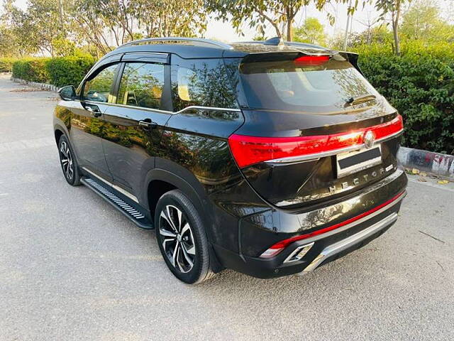 Used MG Hector Plus Savvy Pro 1.5 Turbo Petrol CVT 6 STR Dual Tone in Delhi