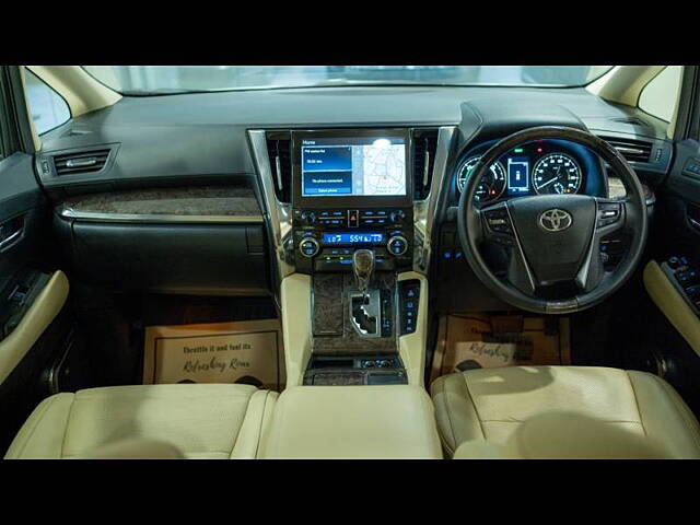 Used Toyota Vellfire VIP – Executive Lounge in Delhi