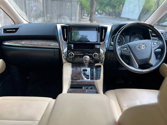 Used Toyota Vellfire VIP – Executive Lounge in Delhi