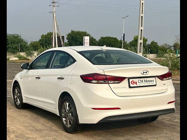 Used Hyundai Elantra SX (O) 2.0 AT in Ahmedabad