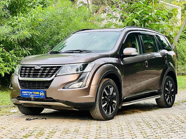 Used Mahindra XUV500 W11 (O) AT in Ahmedabad