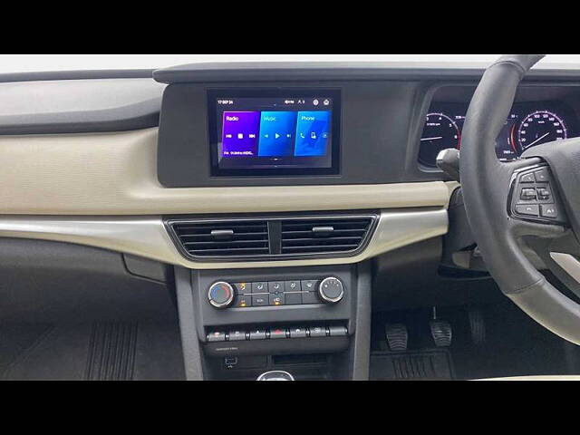 Used Mahindra XUV700 MX Petrol MT 5 STR [2021] in Bangalore