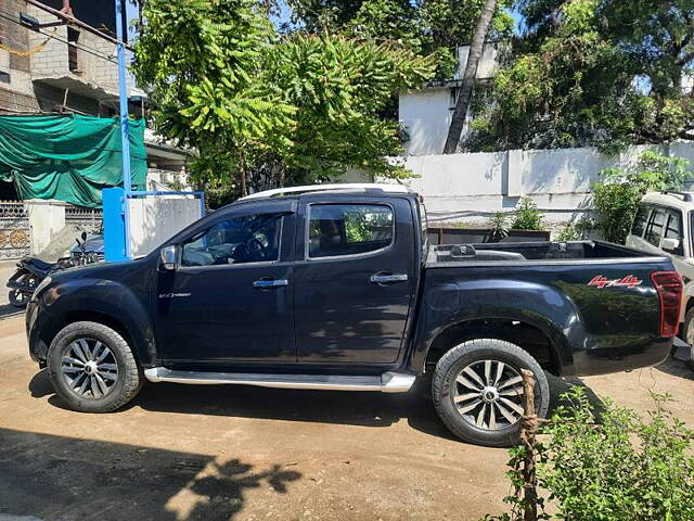 Used Isuzu D-Max V-Cross [2016-2018] 4x4 in Coimbatore