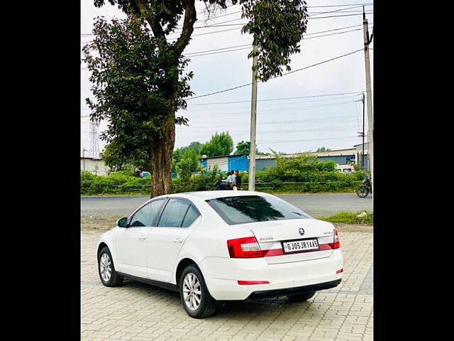 Used Skoda Octavia [2017-2021] 2.0 TDI CR Style Plus AT [2017] in Surat