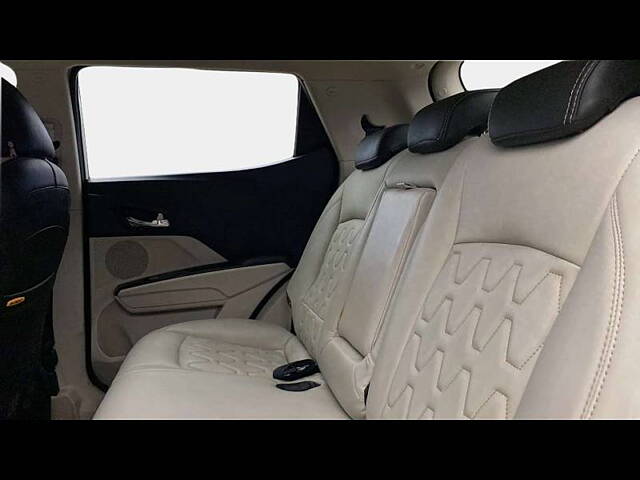 Used Mahindra XUV300 [2019-2024] W8 (O) 1.5 Diesel [2020] in Delhi