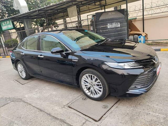 Used Toyota Camry Hybrid in Delhi