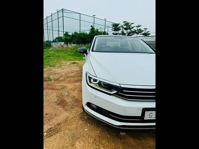 Used Volkswagen Passat Highline in Ahmedabad