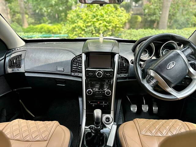 Used Mahindra XUV500 W11 in Delhi