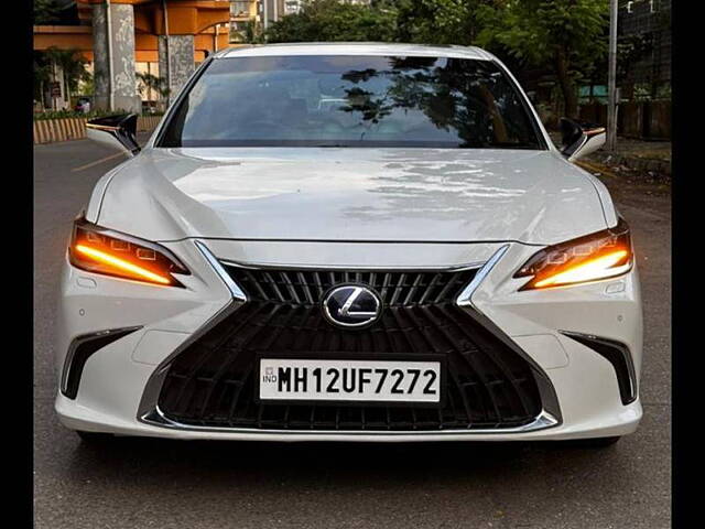 Used Lexus ES 300h Luxury in Mumbai