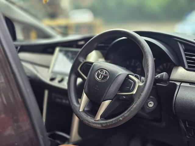 Used Toyota Innova Crysta [2016-2020] 2.4 G 7 STR [2016-2017] in Kolkata