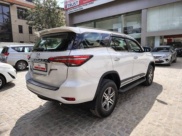 Used Toyota Fortuner 4X2 AT 2.7 Petrol in Delhi