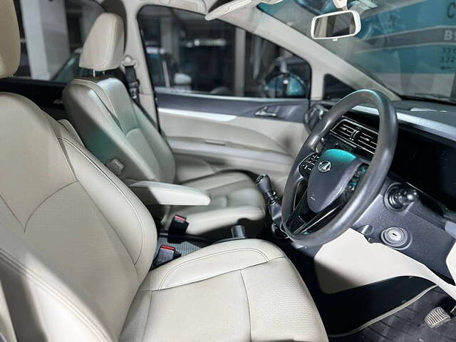 Used Mahindra Marazzo [2018-2020] M8 7 STR in Mumbai