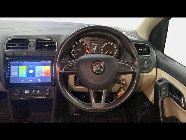 Used Skoda Rapid Style 1.6 MPI in Mumbai