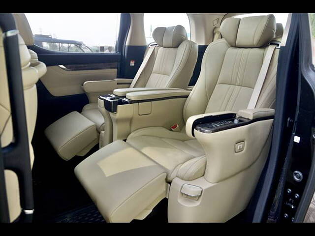 Used Toyota Vellfire VIP – Executive Lounge in Delhi