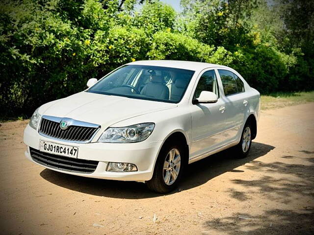 Used Skoda Laura Elegance 2.0 TDI CR MT in Ahmedabad