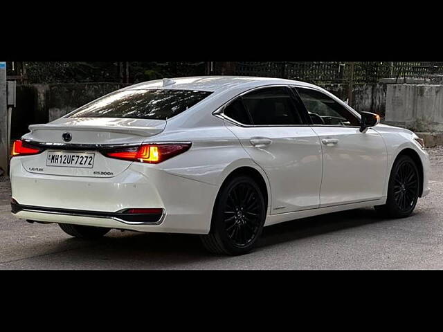 Used Lexus ES 300h Luxury in Mumbai