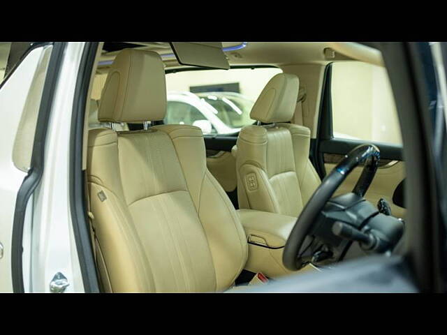 Used Toyota Vellfire VIP – Executive Lounge in Delhi