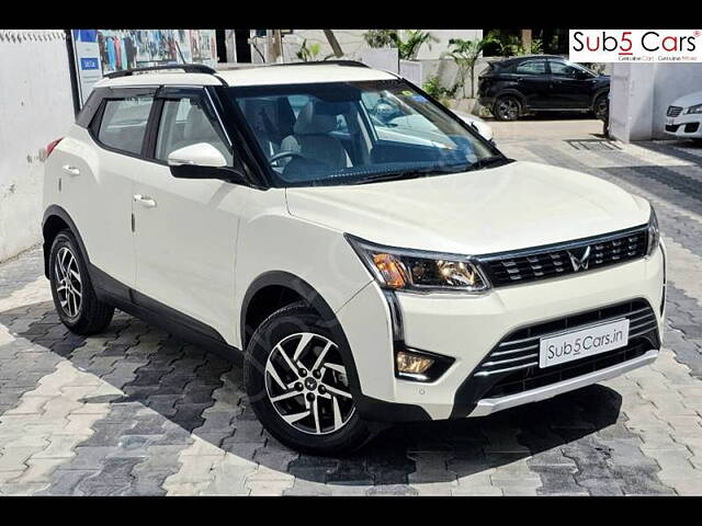 Used Mahindra XUV300 [2019-2024] W8 (O) 1.2 Petrol AMT in Hyderabad