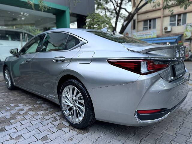 Used Lexus ES 300h Luxury in Chennai