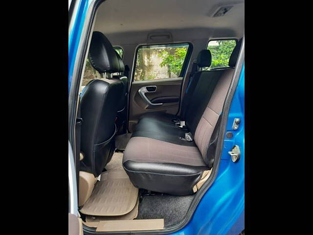 Used Mahindra TUV300 [2015-2019] T8 AMT in Delhi