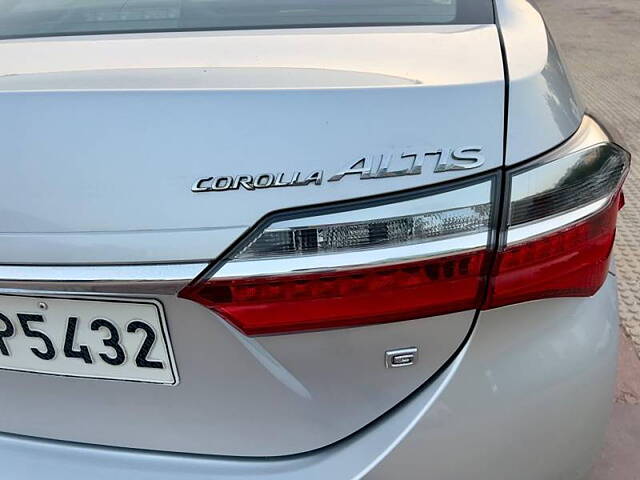 Used Toyota Corolla Altis G Petrol in Delhi