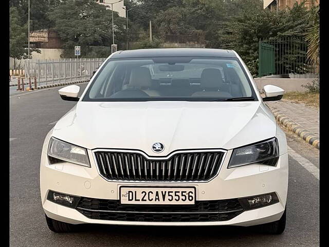 Used 2016 Skoda Superb in Delhi