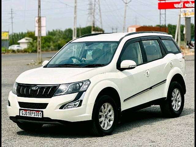 Used Mahindra XUV500 [2015-2018] W8 1.99 [2016-2017] in Surat