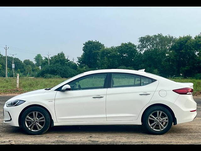 Used Hyundai Elantra SX (O) 2.0 AT in Ahmedabad