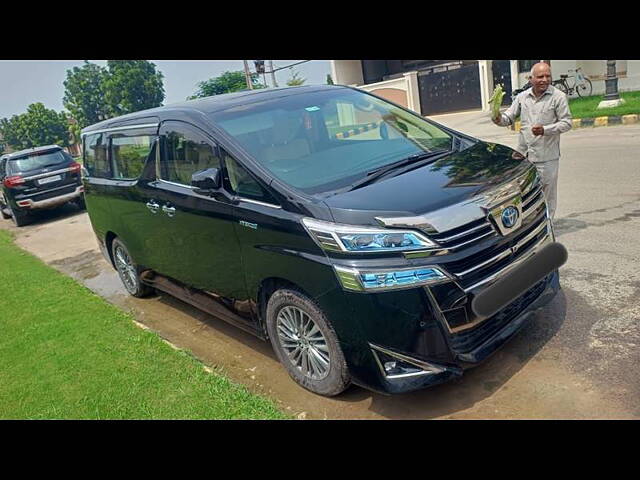 Used Toyota Vellfire VIP – Executive Lounge in Delhi