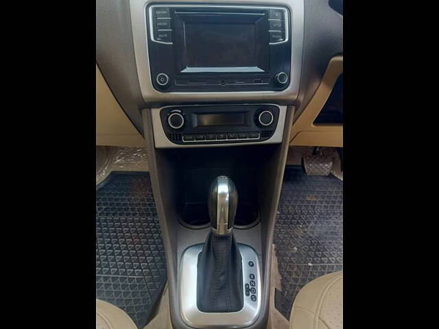 Used Volkswagen Vento [2015-2019] Highline Plus 1.2 (P) AT 16 Alloy in Mumbai