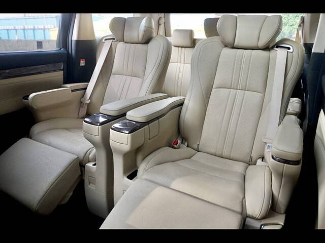 Used Toyota Vellfire VIP – Executive Lounge in Delhi