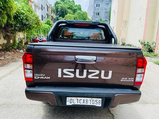 Used Isuzu D-Max V-Cross [2016-2018] 4x4 in Delhi