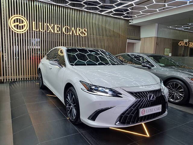 Used Lexus ES 300h Luxury in Bangalore