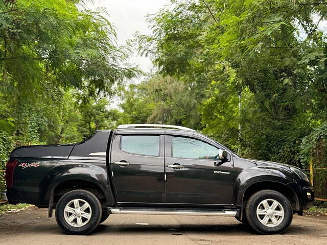 Used Isuzu D-Max V-Cross [2016-2018] 4x4 in Mumbai