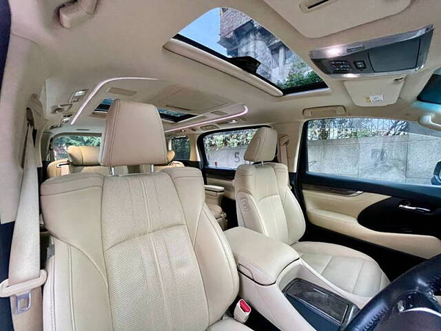 Used Toyota Vellfire VIP – Executive Lounge in Delhi