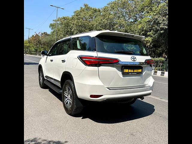 Used Toyota Fortuner 4X2 AT 2.8 Diesel in Delhi