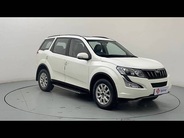 Used Mahindra XUV500 W9 [2018-2020] in Ahmedabad