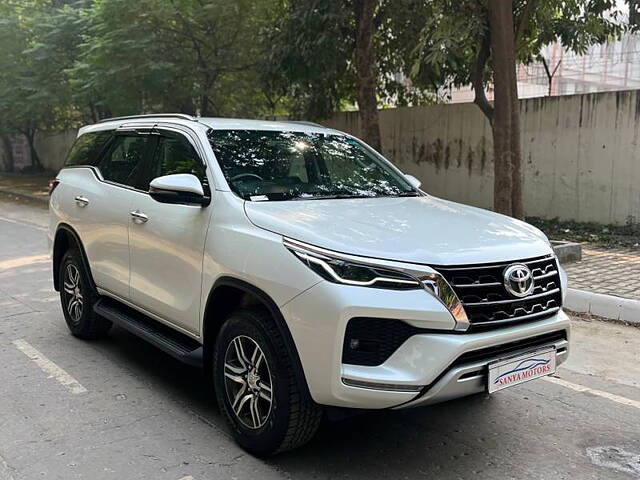 Used Toyota Fortuner 4X2 AT 2.7 Petrol in Delhi