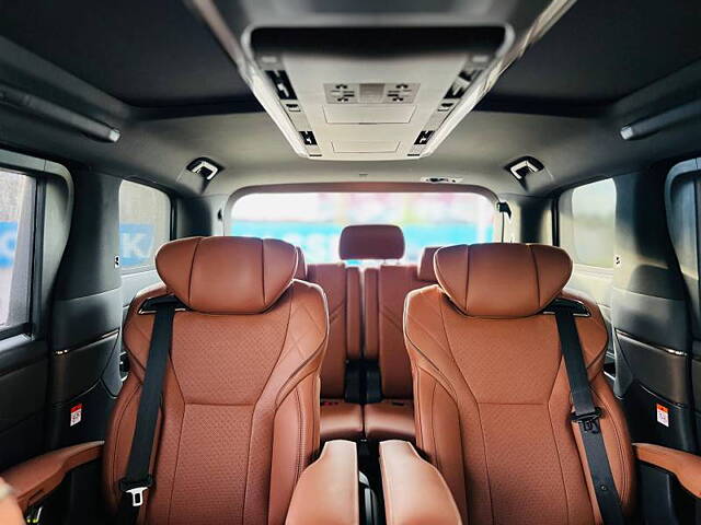 Used Toyota Vellfire VIP – Executive Lounge in Kochi